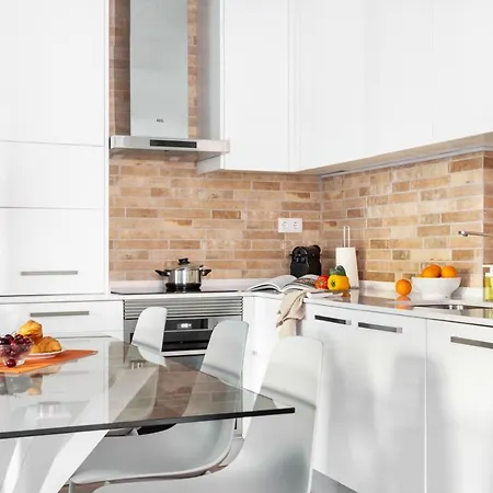 Apartament Joivy Bright And Beautiful 4br 5 Mins To Rato Subway