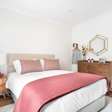 Joivy Bright And Beautiful 4br 5 Mins To Rato Subway Apartament Lizbona