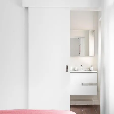 Apartament Joivy Bright And Beautiful 4br 5 Mins To Rato Subway Lizbona